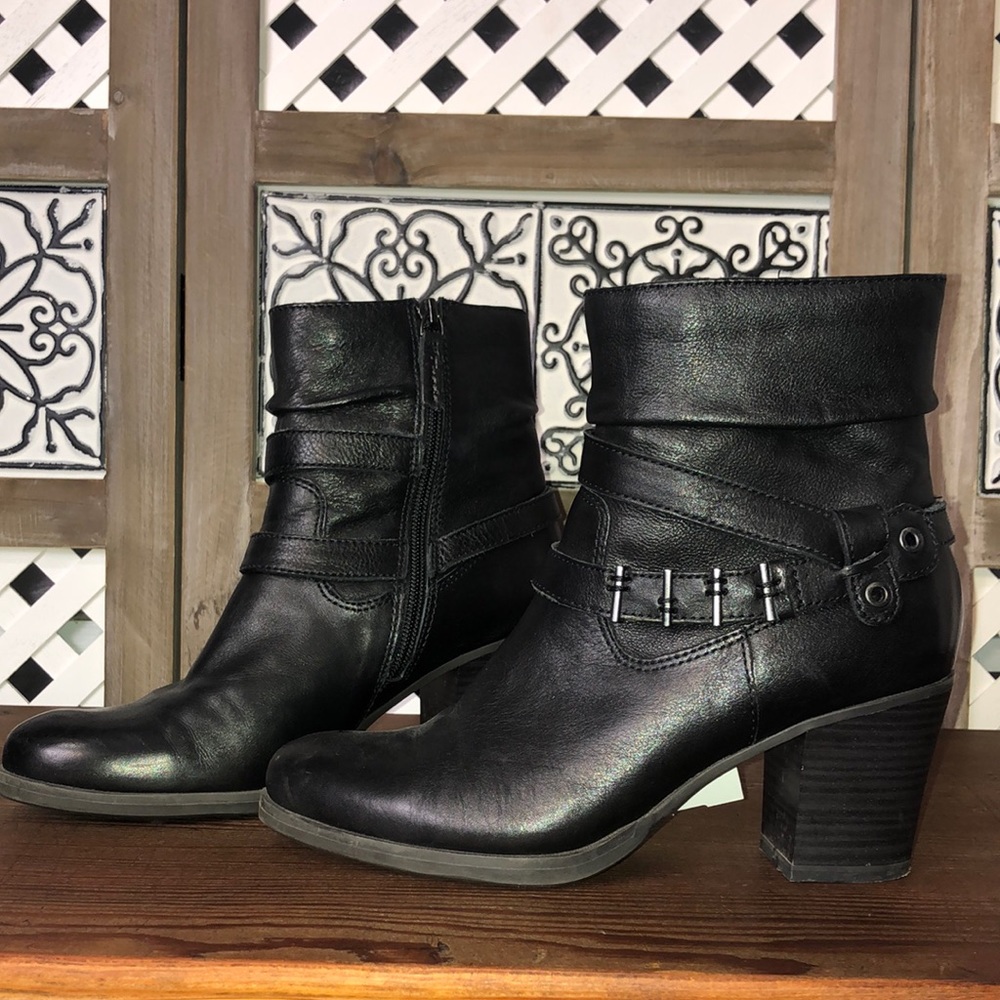 Women’s Tamaris Black Leather Heeled Booties Size 7.5